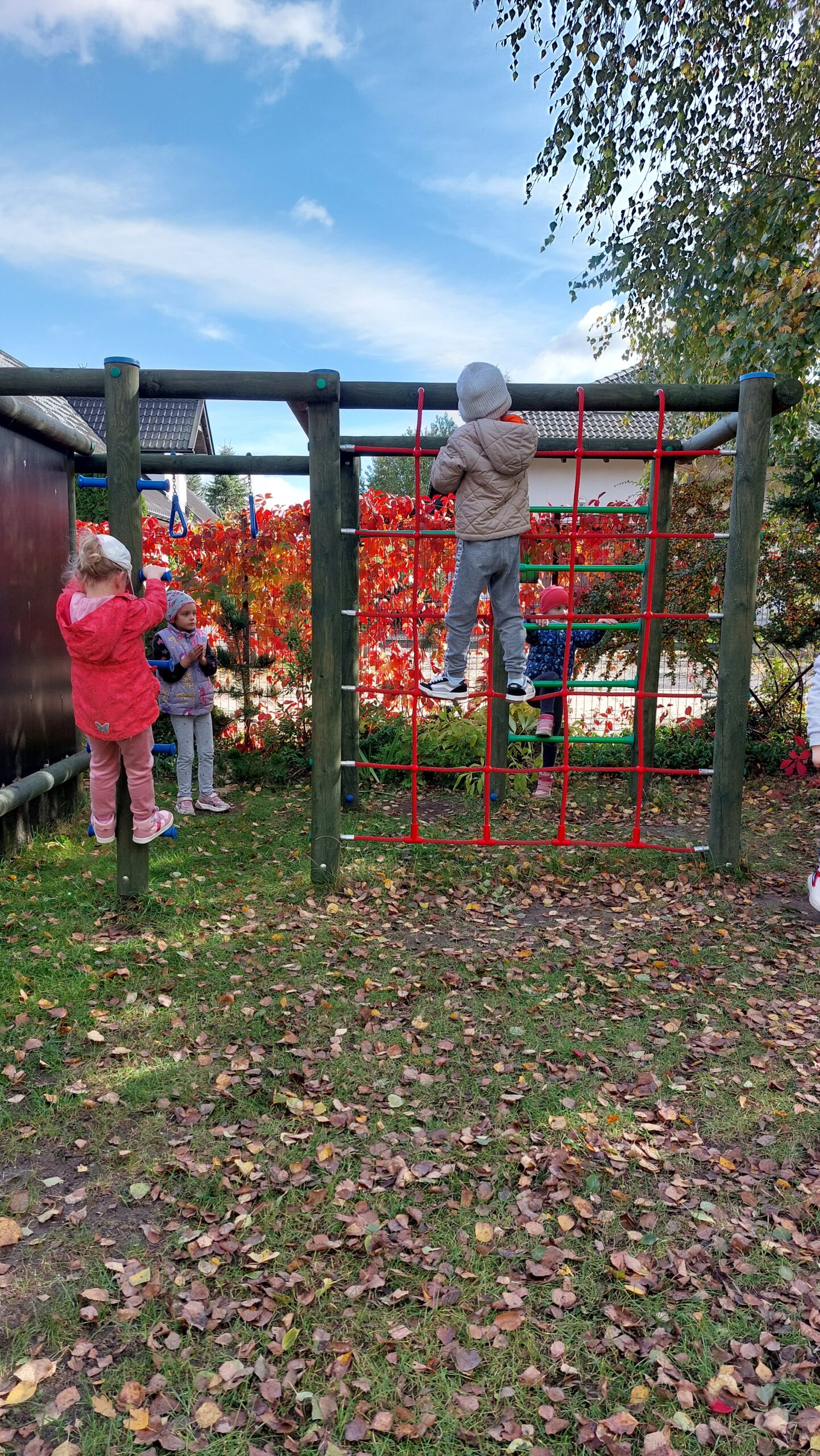 Maluszkowo plac zabaw jesień